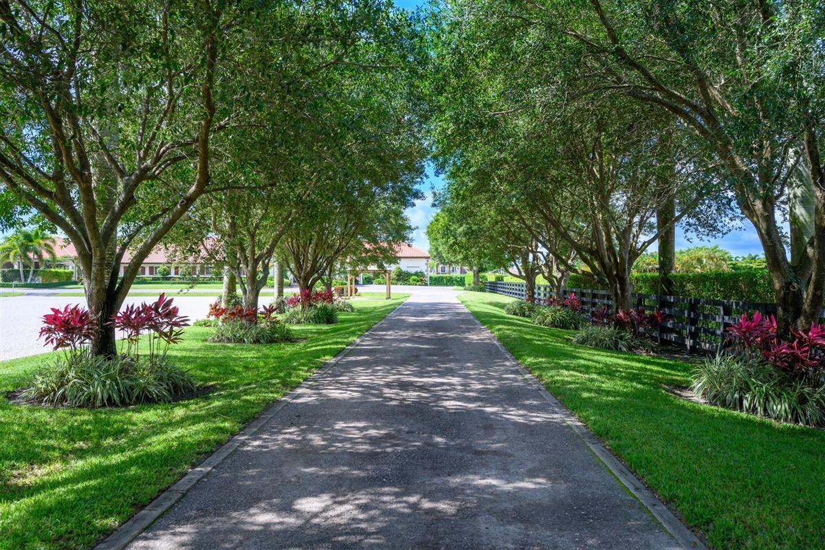 PALM BEACH POINT EAST - Residential