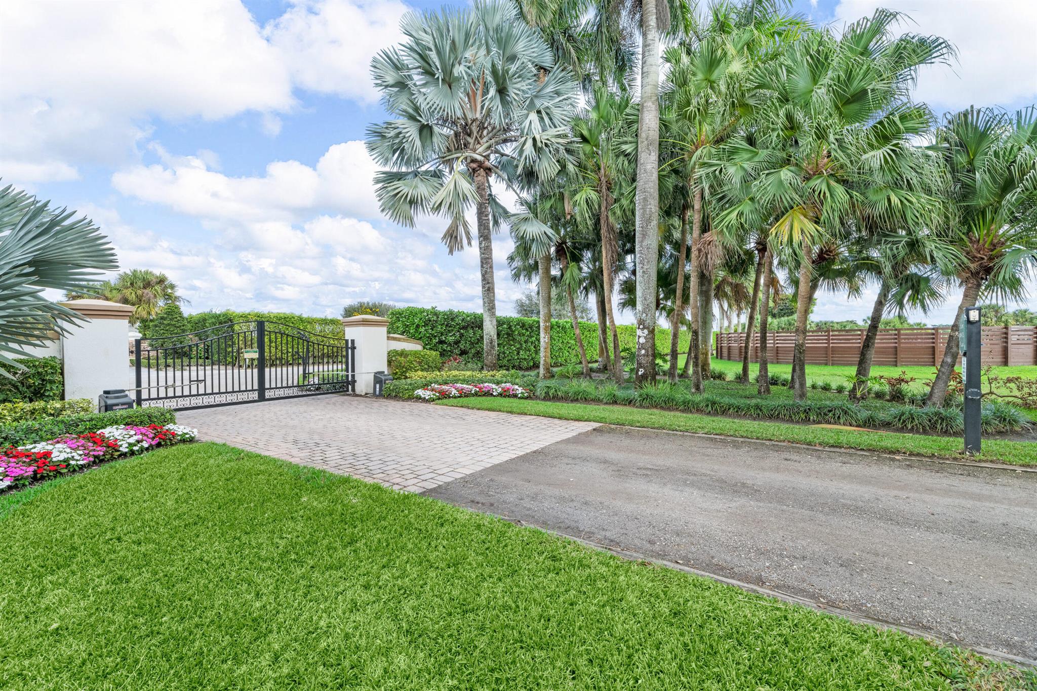 PALM BEACH POINT EAST - Residential