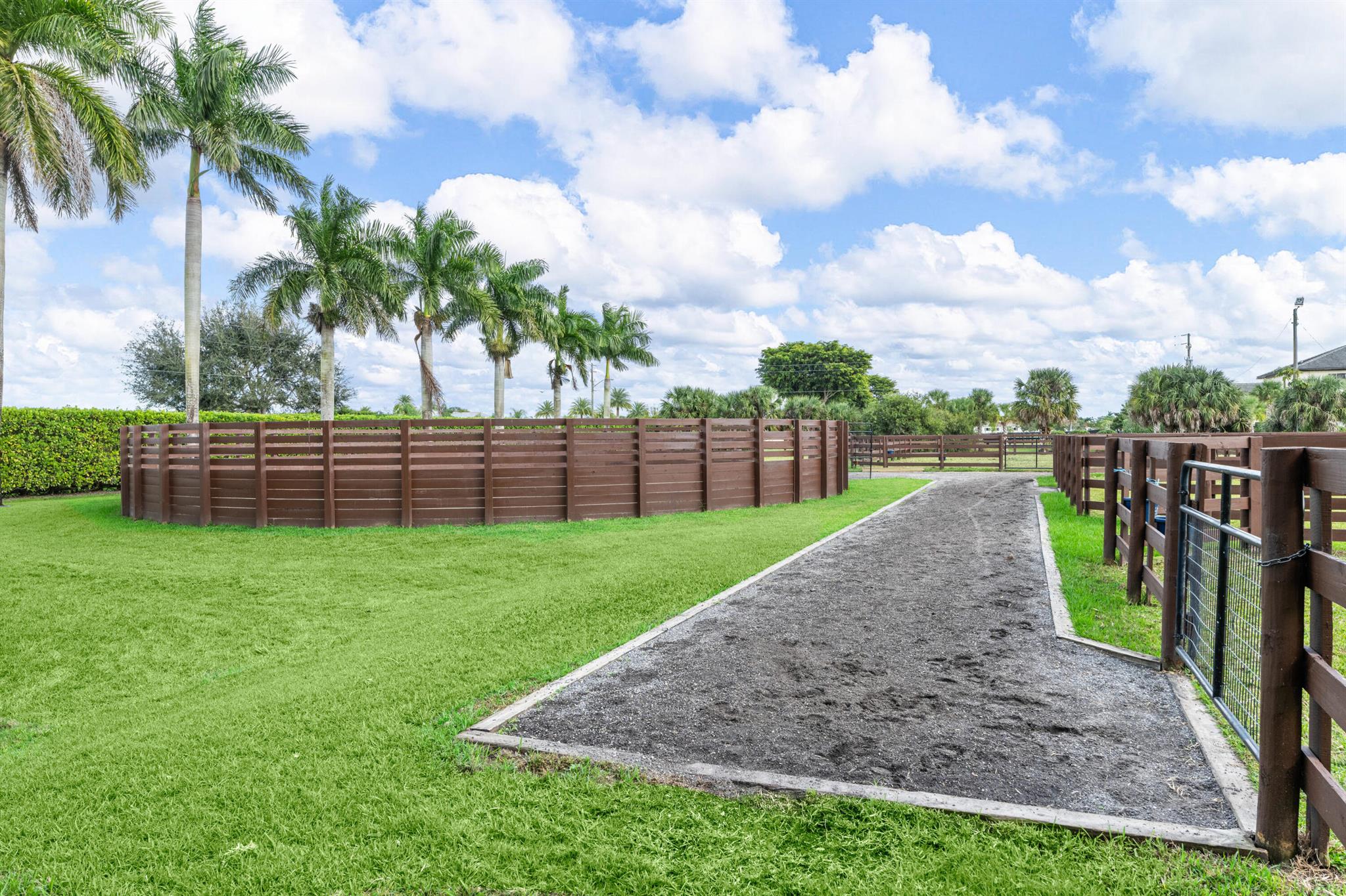 PALM BEACH POINT EAST - Residential