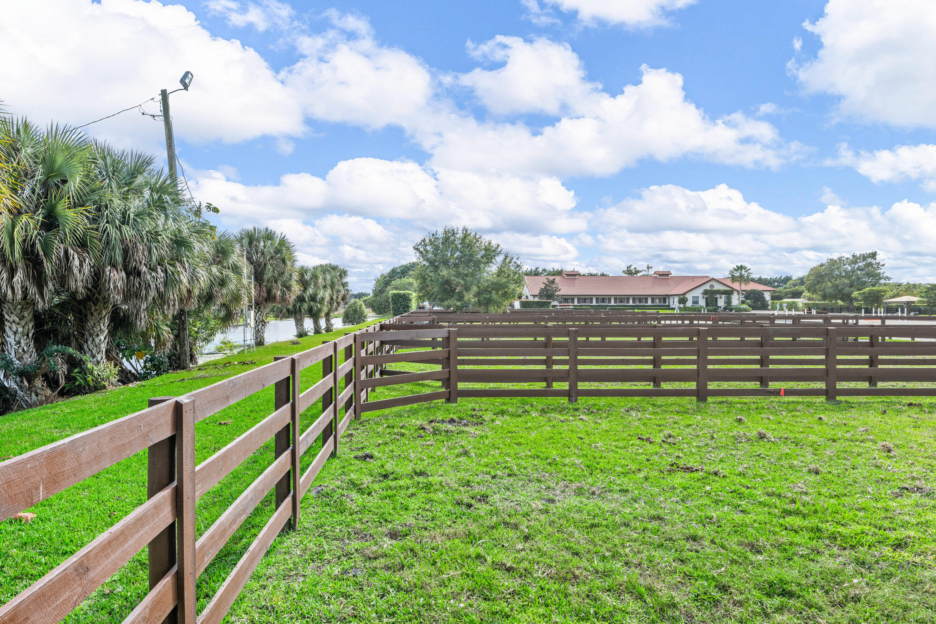 PALM BEACH POINT EAST - Residential