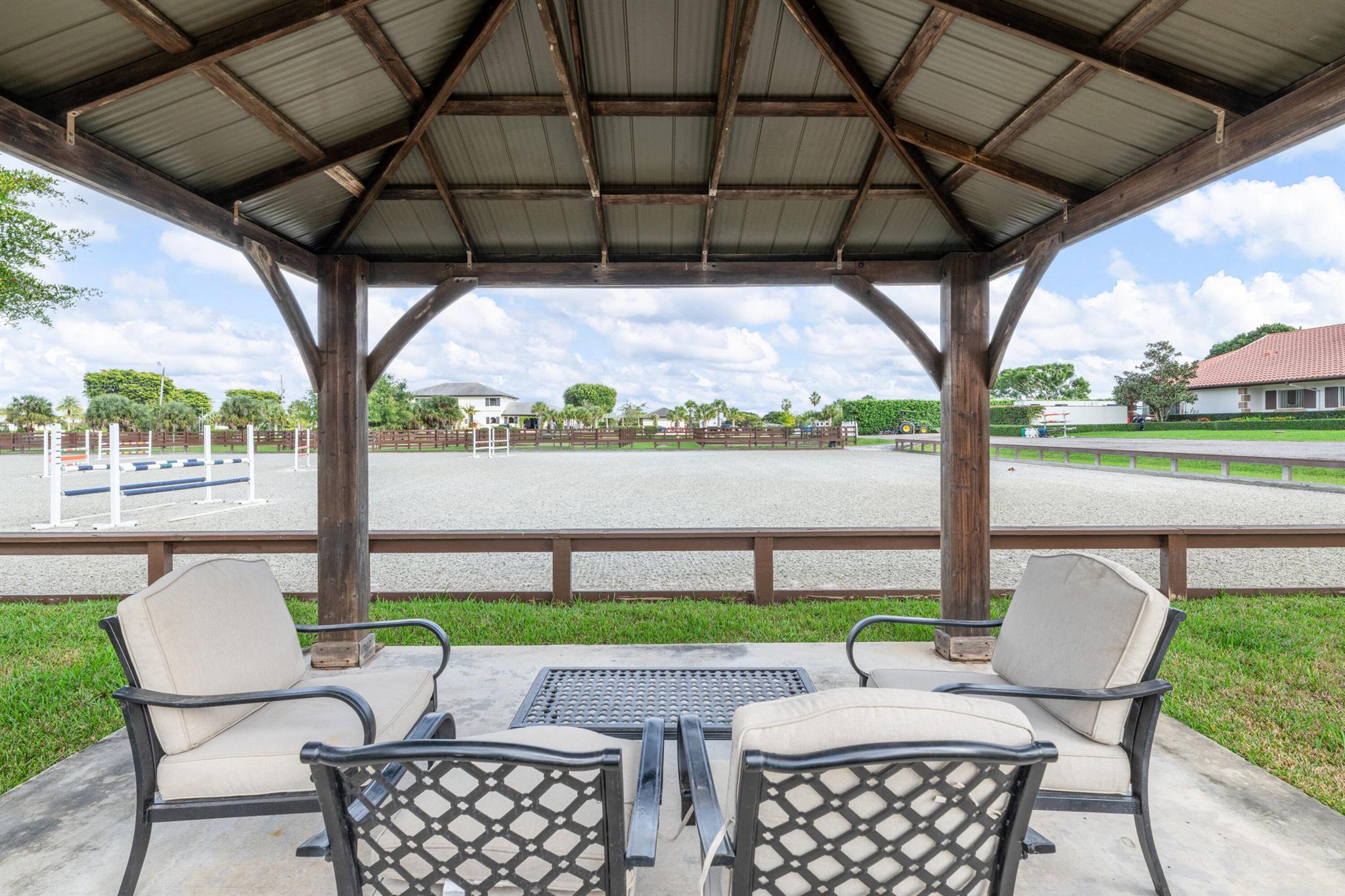 PALM BEACH POINT EAST - Residential