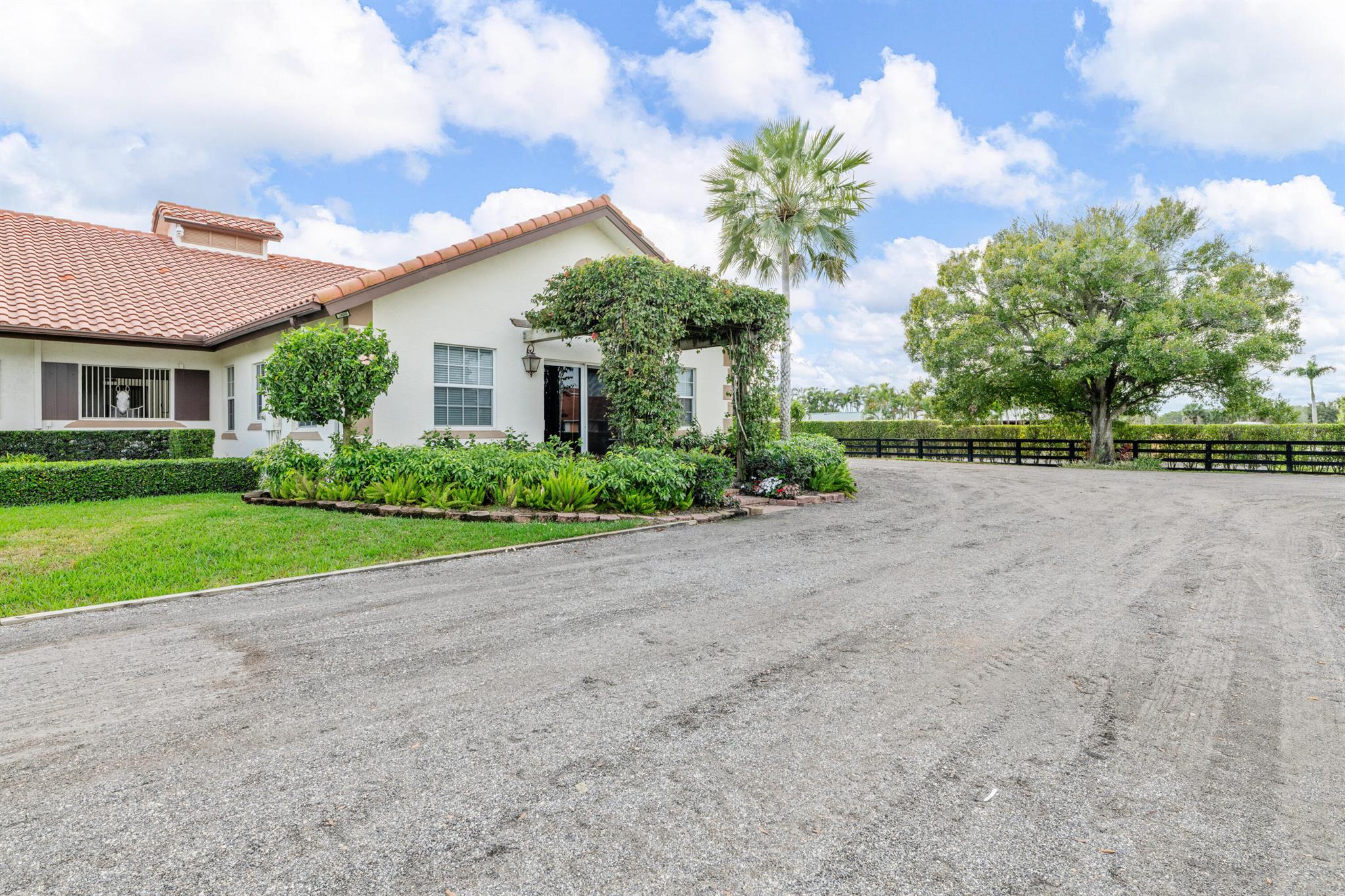 PALM BEACH POINT EAST - Residential