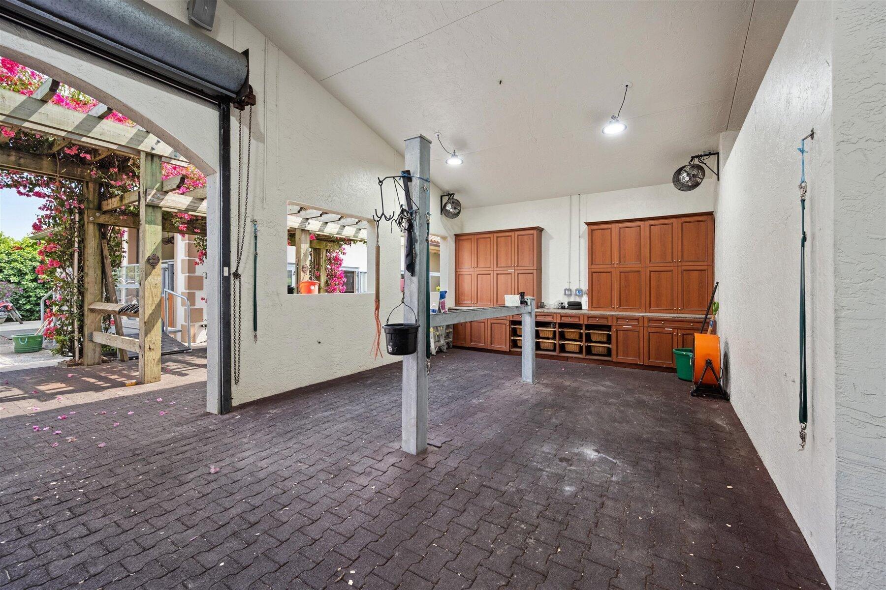 PALM BEACH POINT EAST - Residential