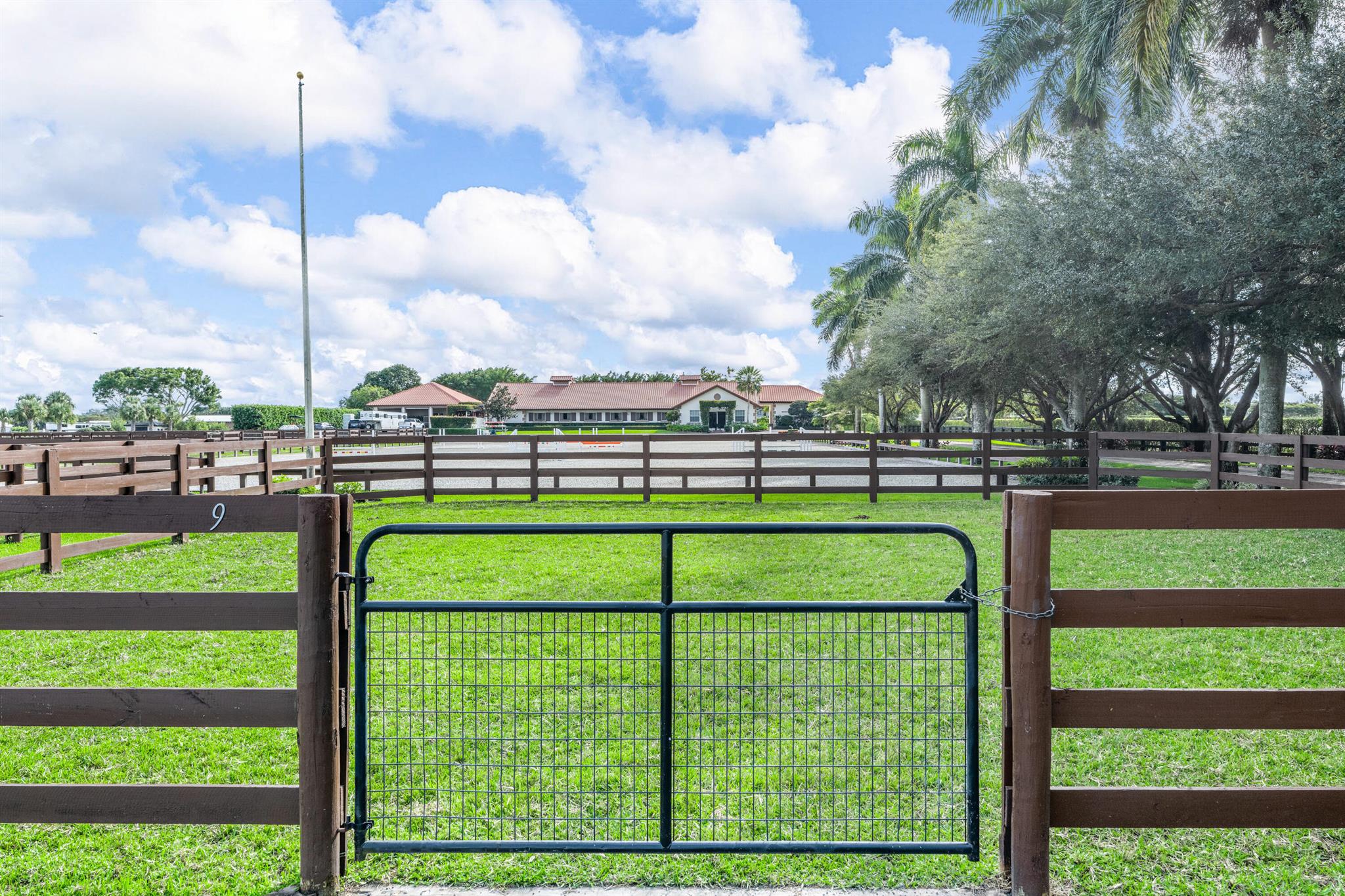 PALM BEACH POINT EAST - Residential