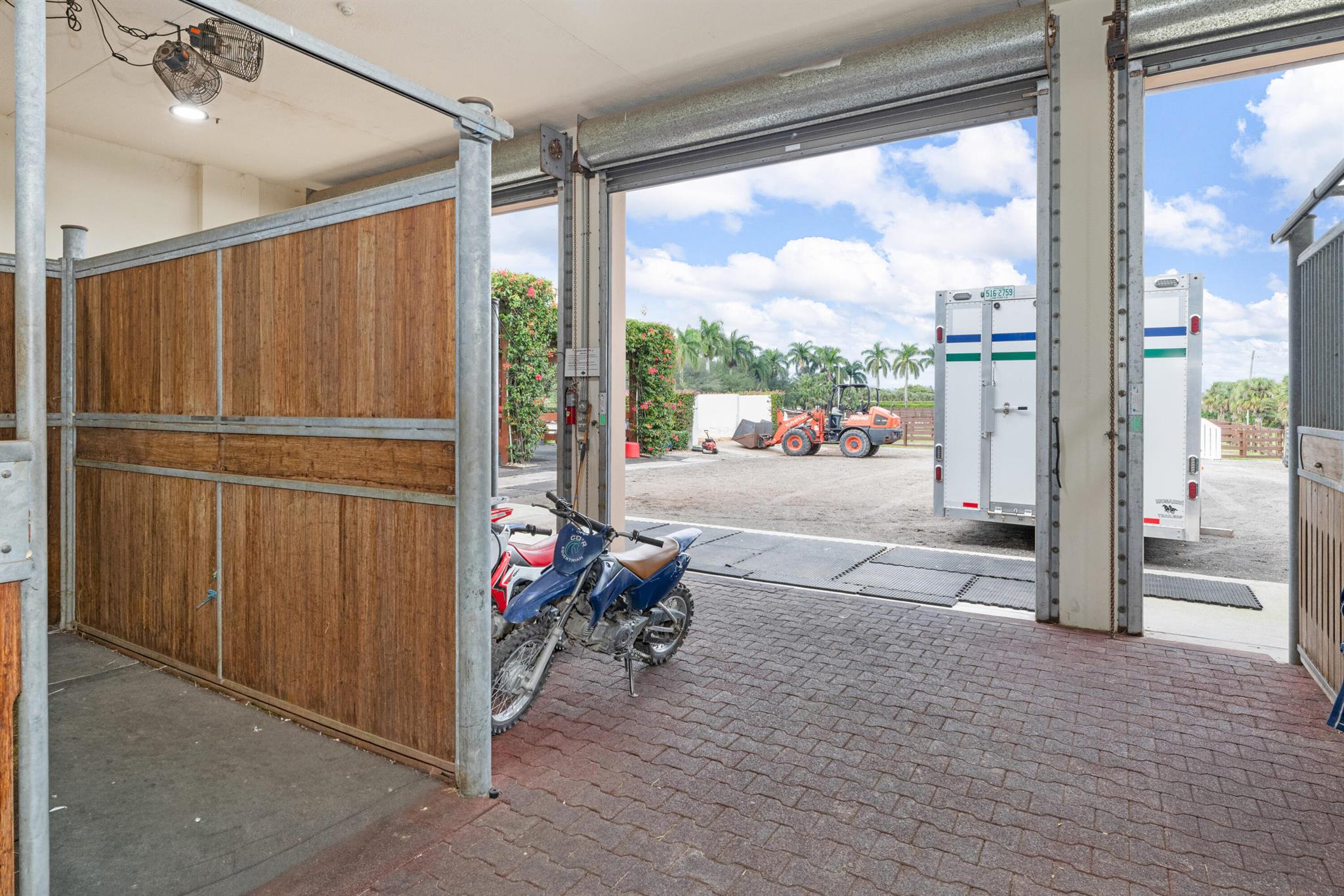 PALM BEACH POINT EAST - Residential