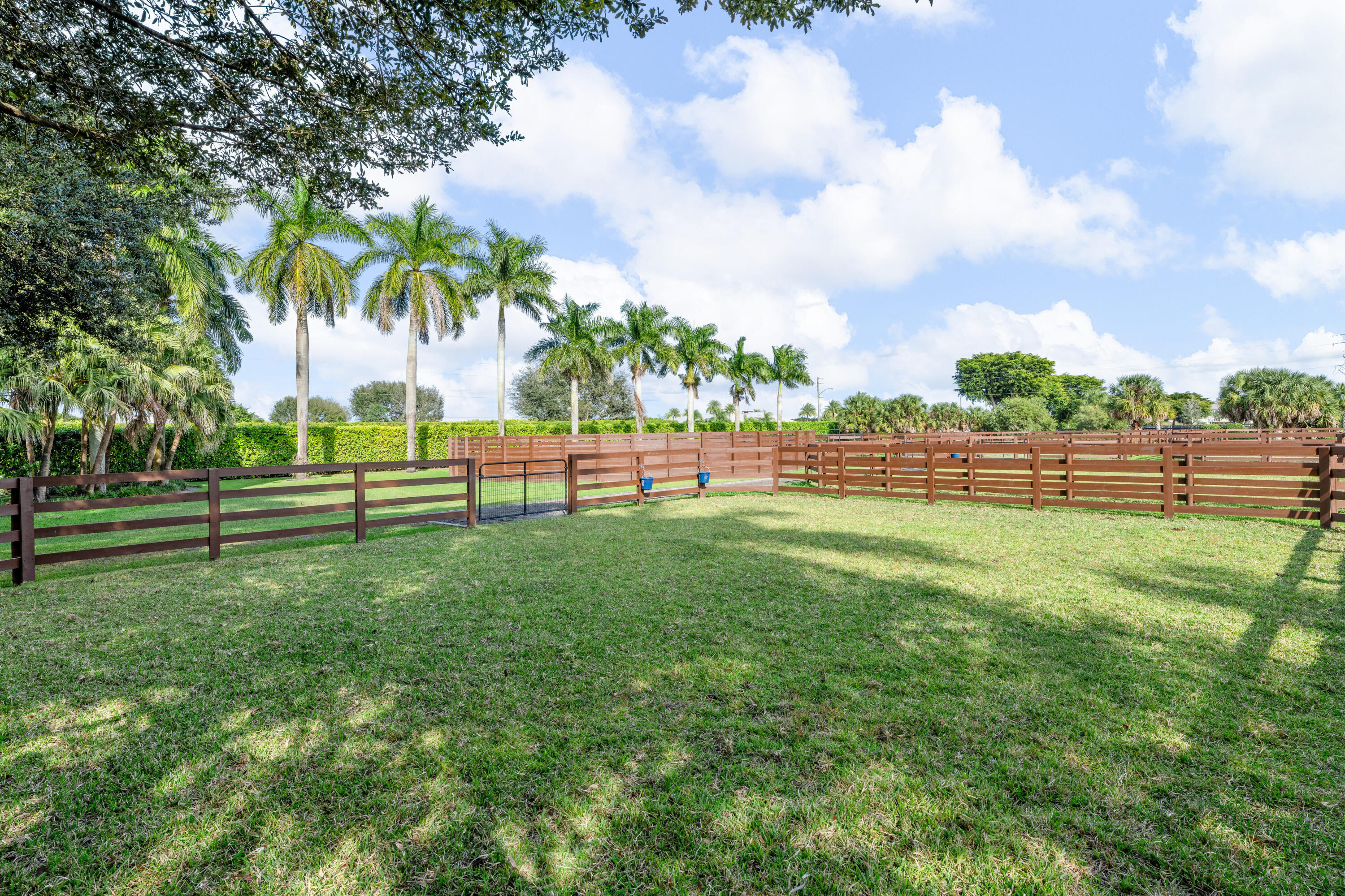 PALM BEACH POINT EAST - Residential