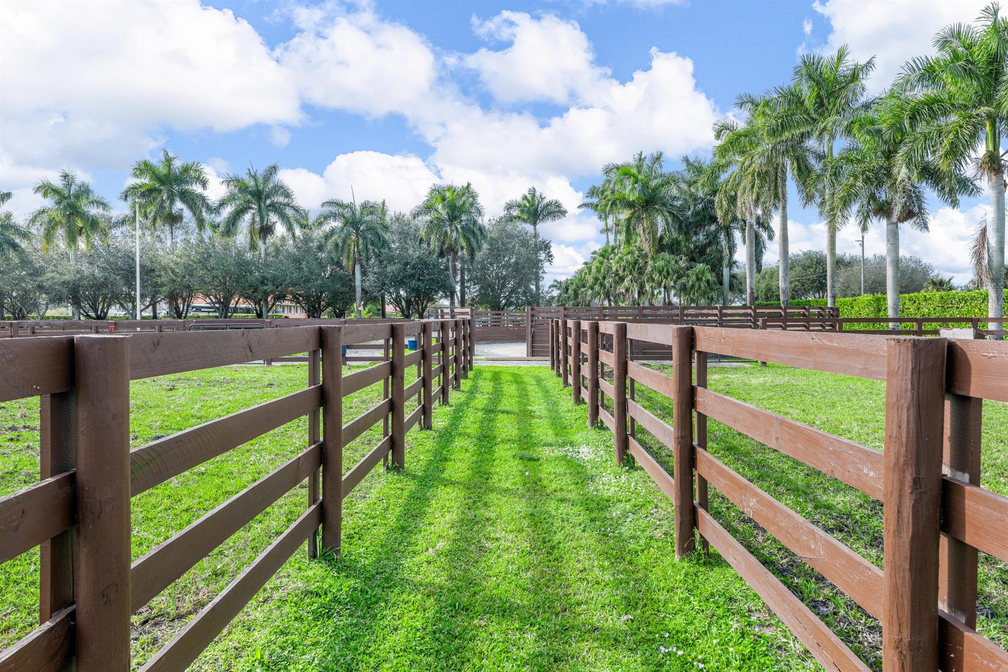 PALM BEACH POINT EAST - Residential