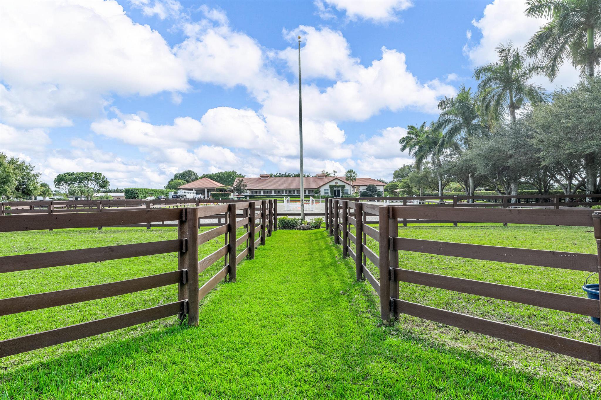 PALM BEACH POINT EAST - Residential