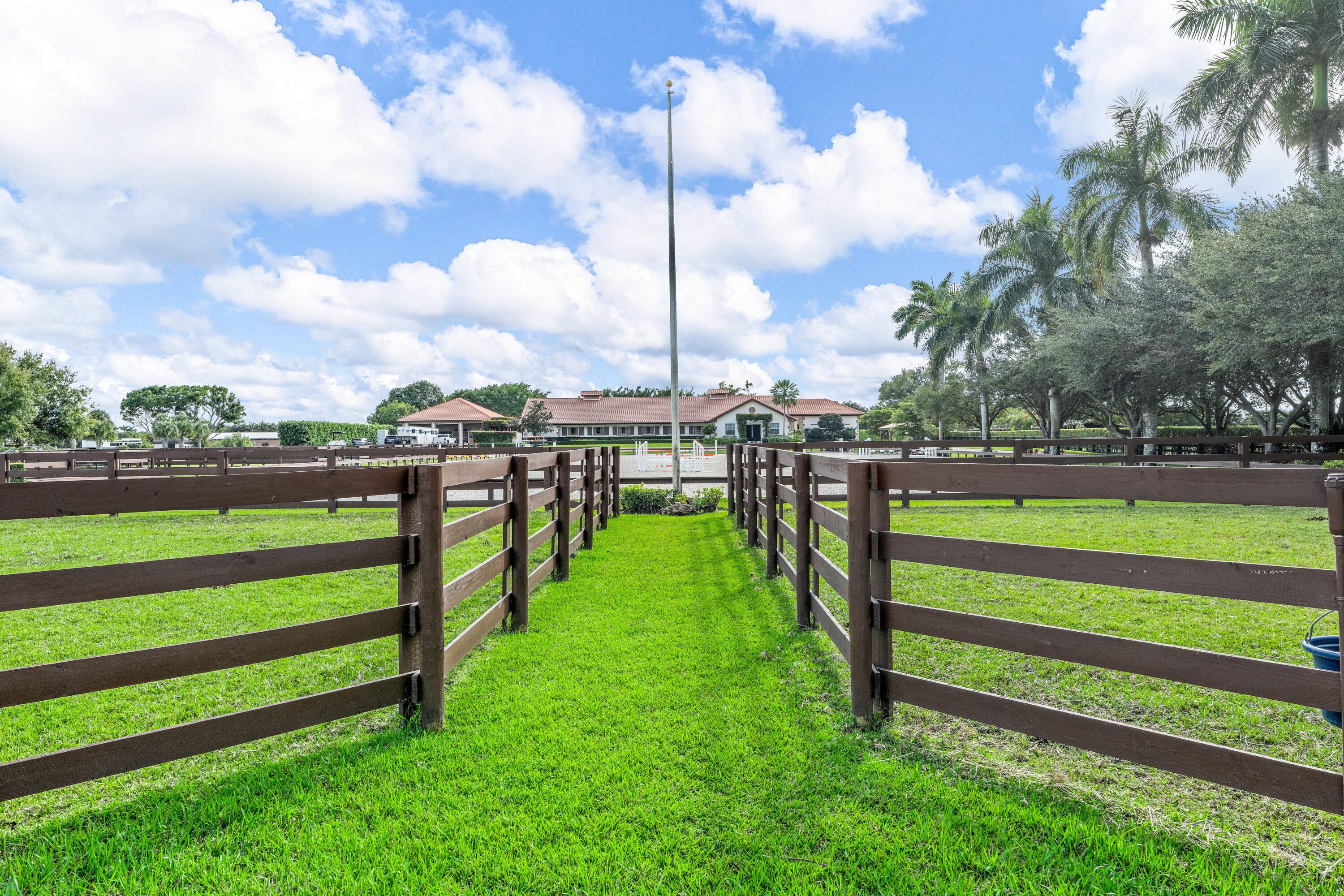 PALM BEACH POINT EAST - Residential
