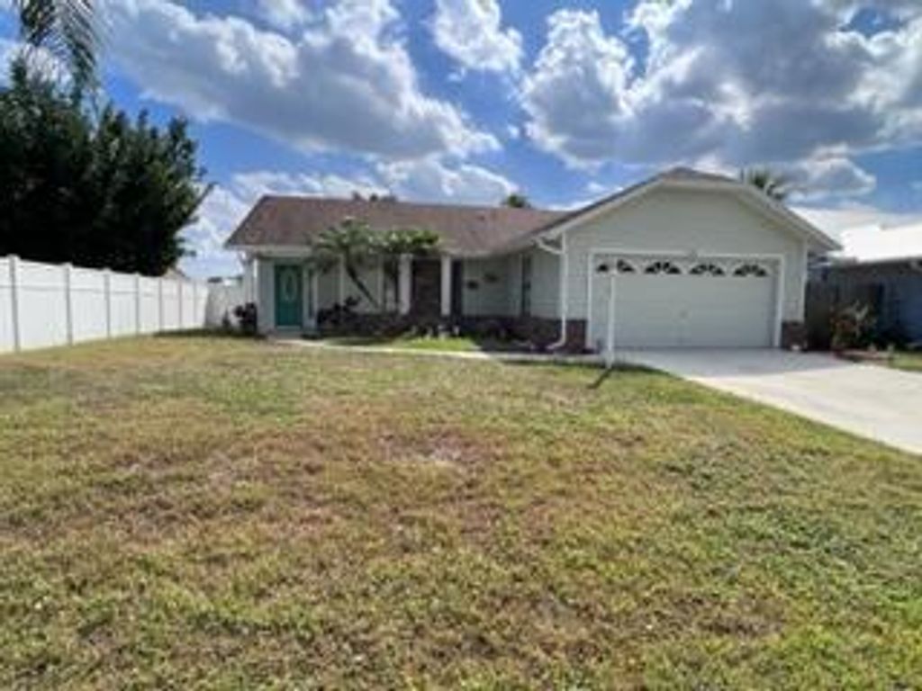 Photo of 4286 SE Tamarind Street, Stuart, FL 34997 (MLS # R10873063)