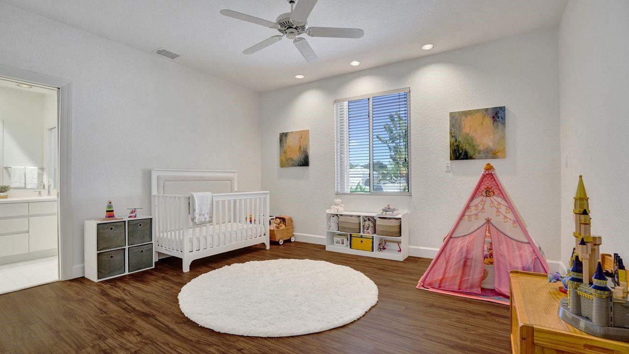 THE FAIRWAYS, WESTON HILLS - Residential