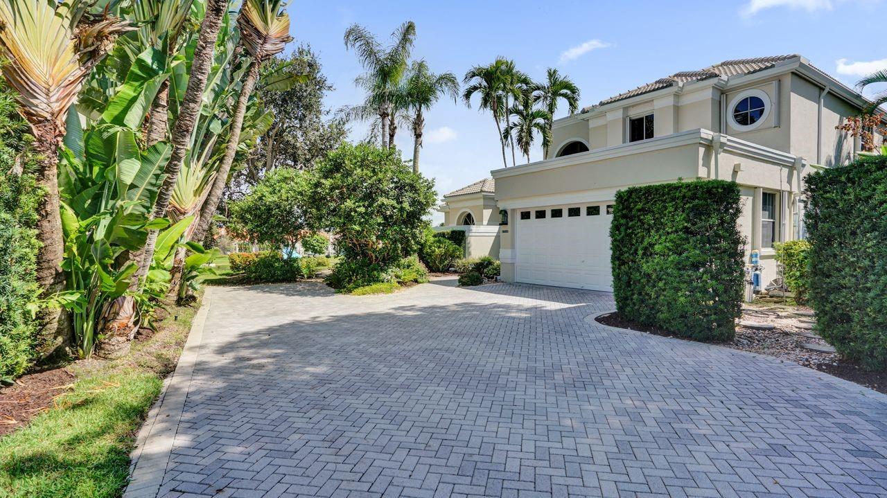 THE FAIRWAYS, WESTON HILLS - Residential