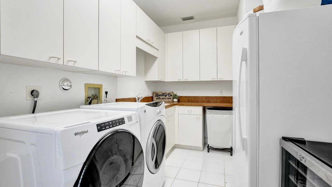 THE FAIRWAYS, WESTON HILLS - Residential