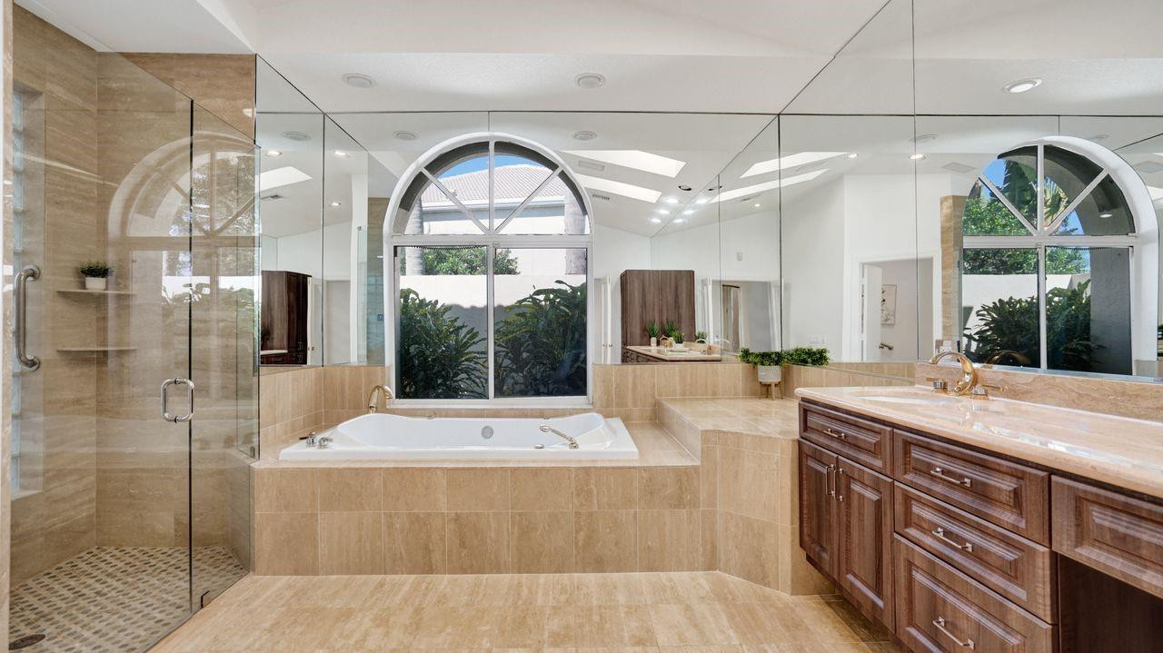 THE FAIRWAYS, WESTON HILLS - Residential