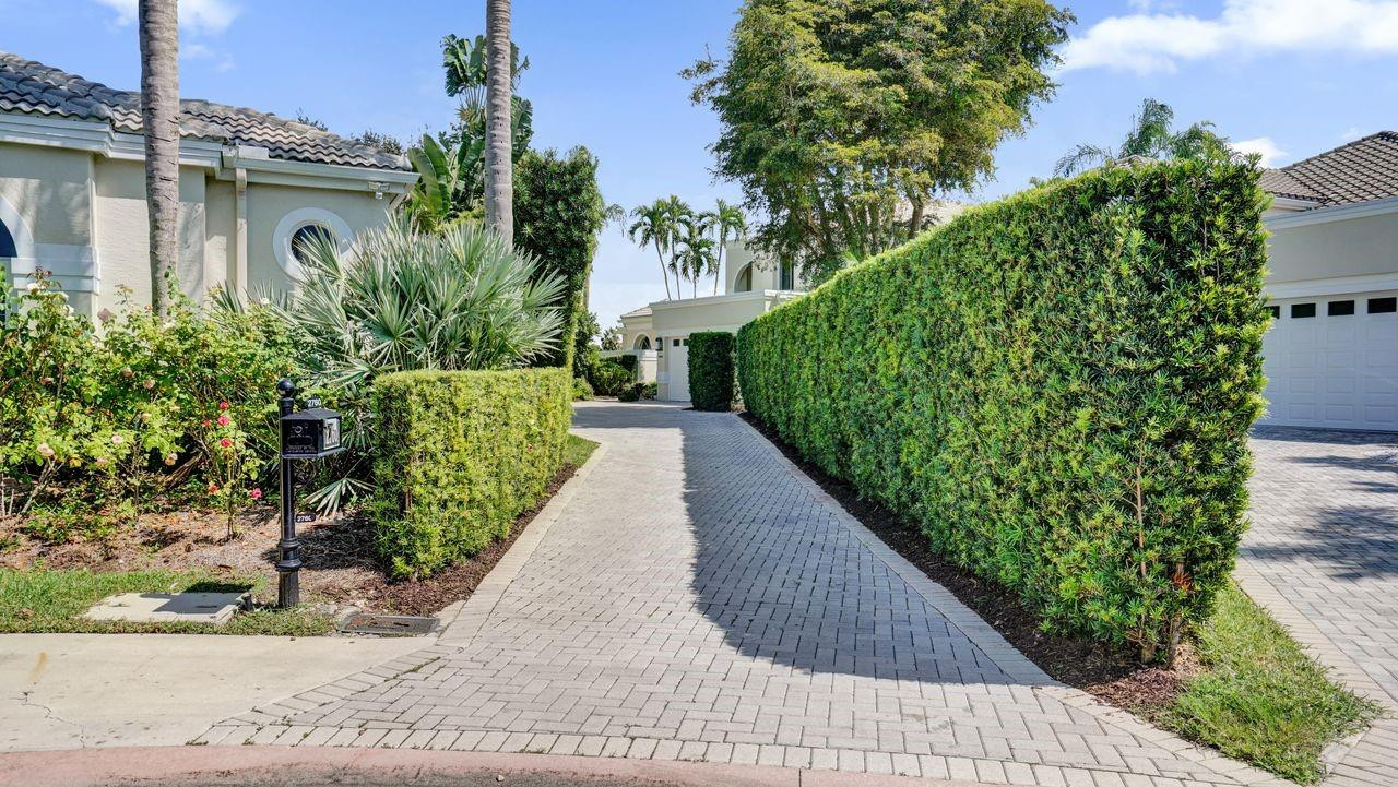 THE FAIRWAYS, WESTON HILLS - Residential