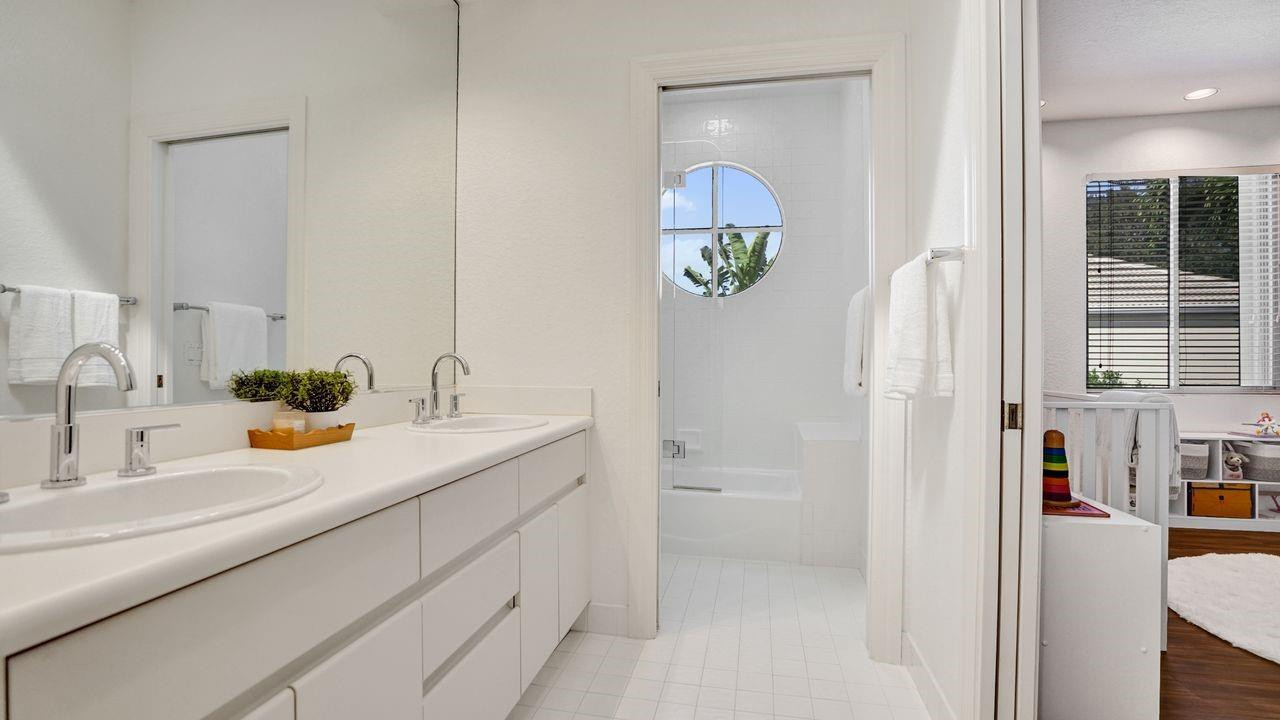 THE FAIRWAYS, WESTON HILLS - Residential