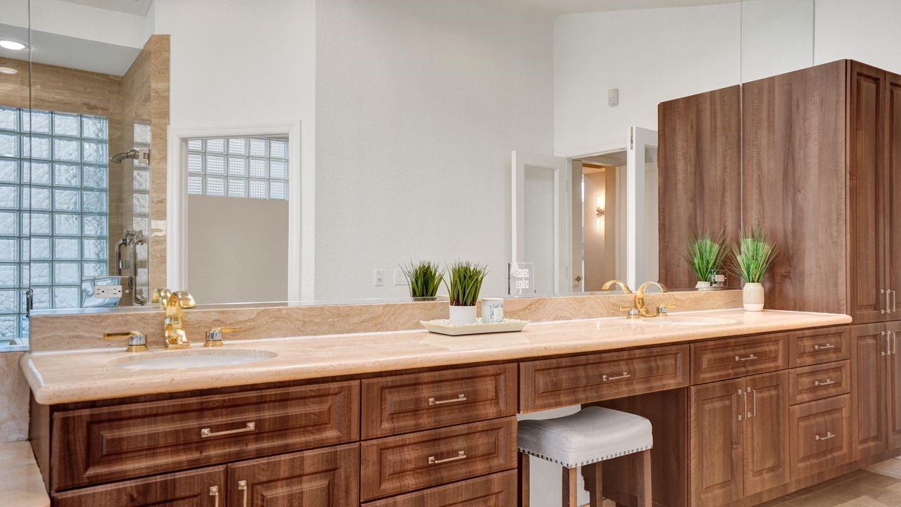 THE FAIRWAYS, WESTON HILLS - Residential