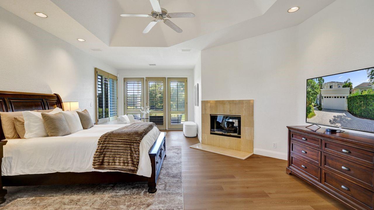 THE FAIRWAYS, WESTON HILLS - Residential