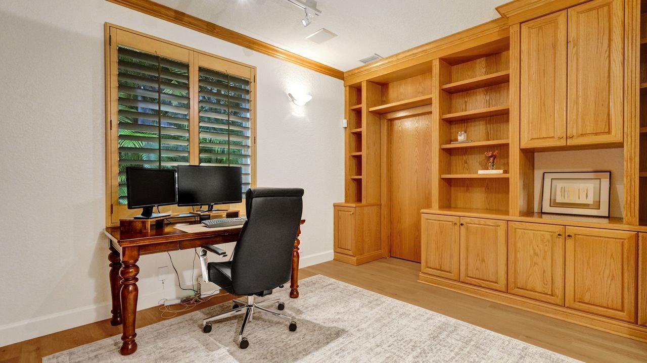 THE FAIRWAYS, WESTON HILLS - Residential