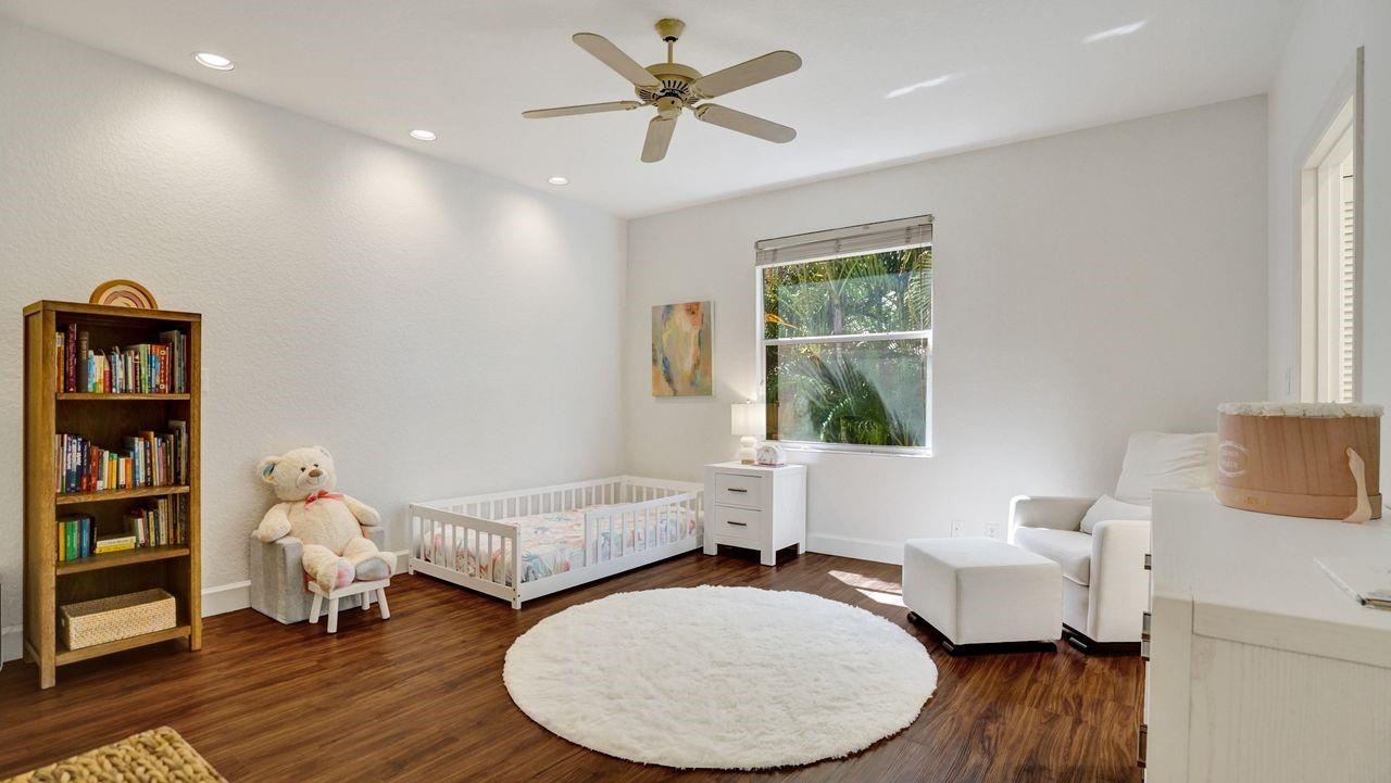 THE FAIRWAYS, WESTON HILLS - Residential