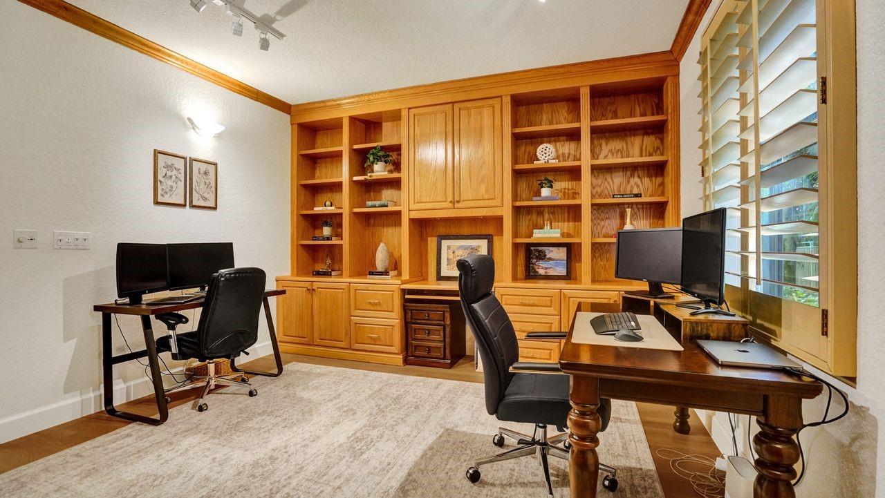 THE FAIRWAYS, WESTON HILLS - Residential