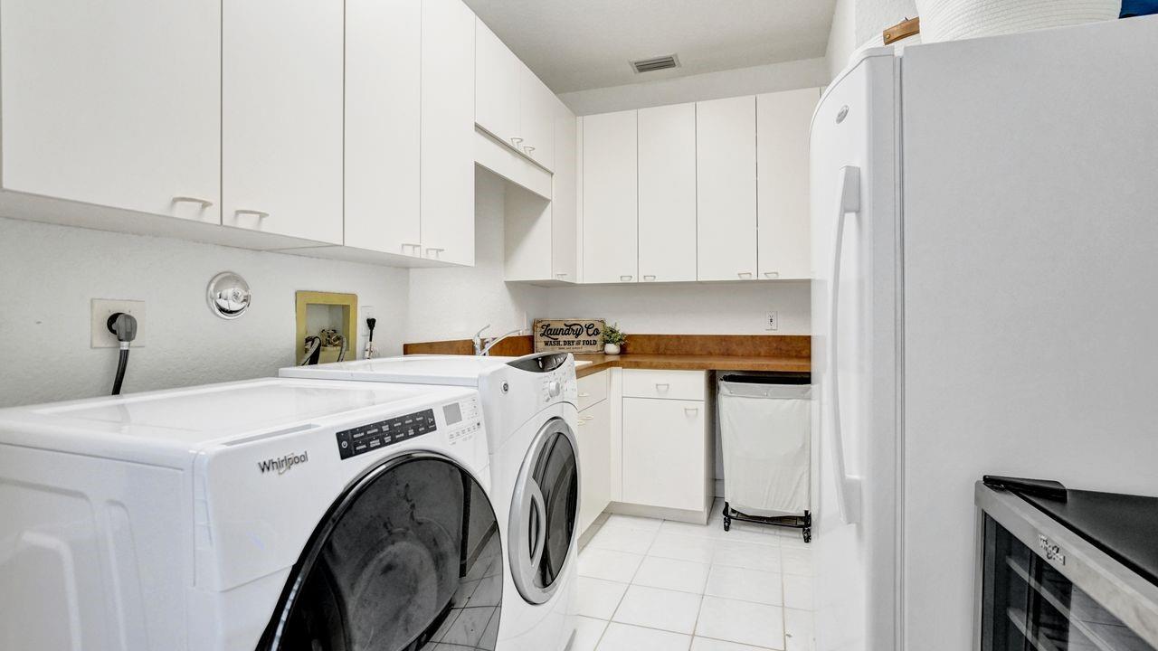 THE FAIRWAYS, WESTON HILLS - Residential