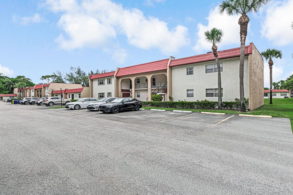 Photo of 216 Lake Dora Drive, West Palm Beach, FL 33411 (MLS # B26049451)