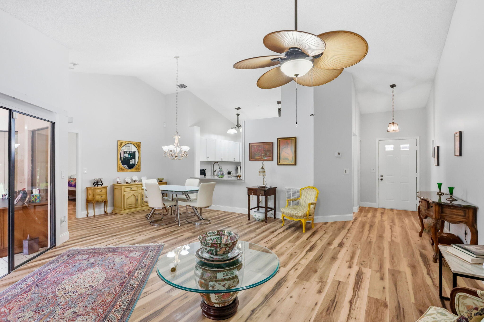 5887 Parkwalk Circle W