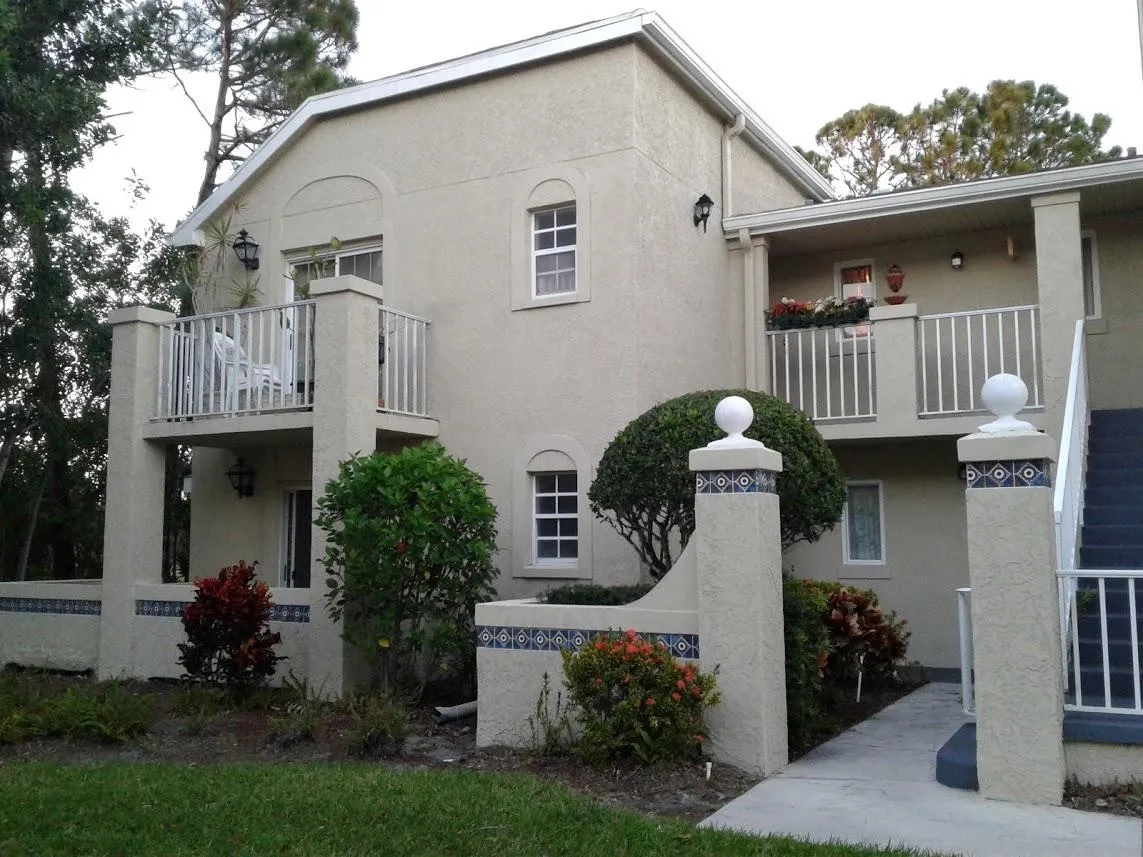 1602 SE Green Acres Cir Unit 203  