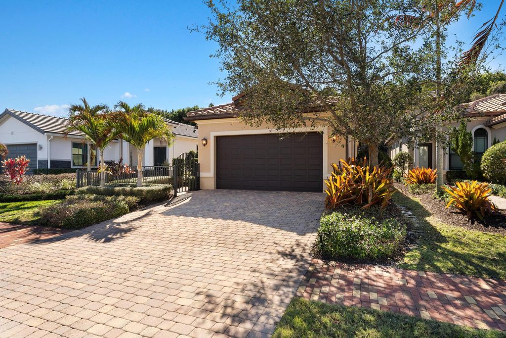Photo of 600 SE Fascino Circle, Port Saint Lucie, FL 34984 (MLS # R11164838)