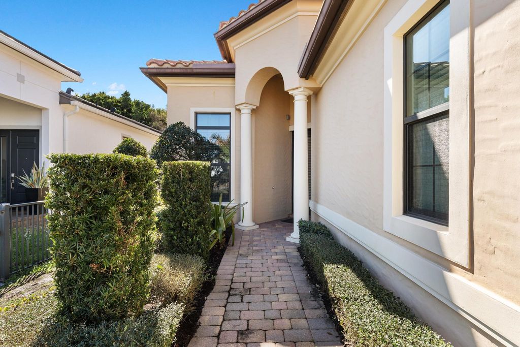 Photo of 600 SE Fascino Circle, Port Saint Lucie, FL 34984 (MLS # R11164838)