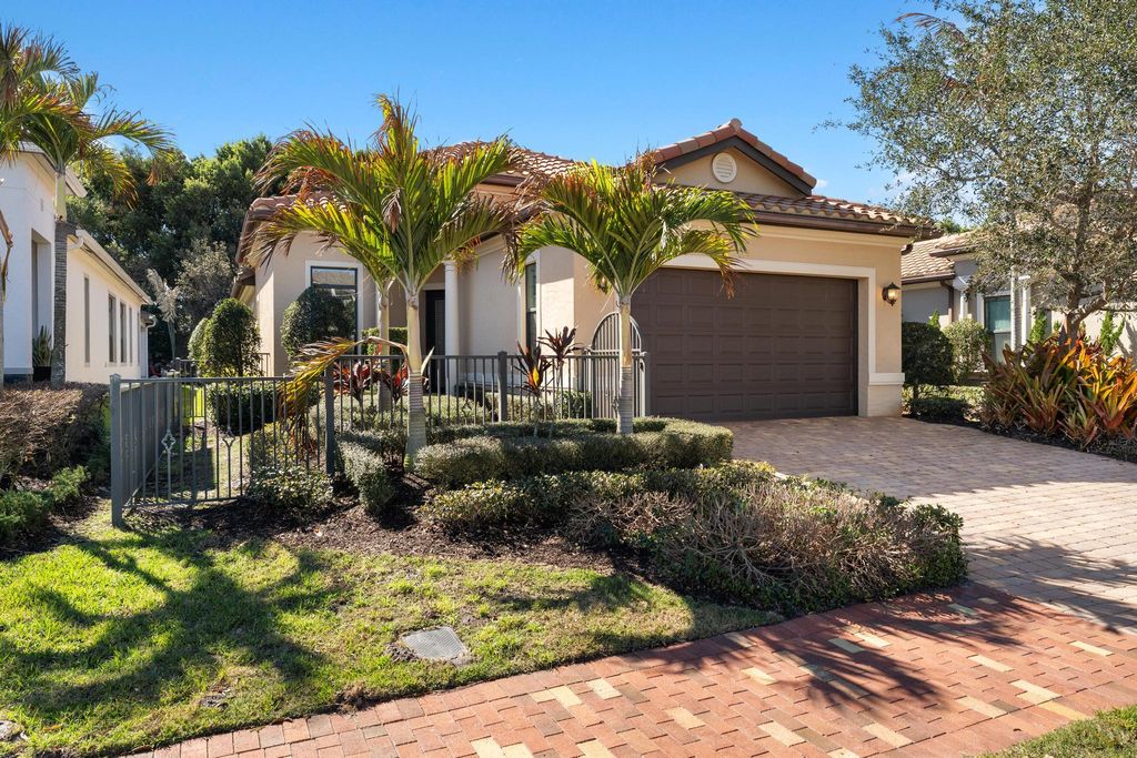 Photo of 600 SE Fascino Circle, Port Saint Lucie, FL 34984 (MLS # R11164838)