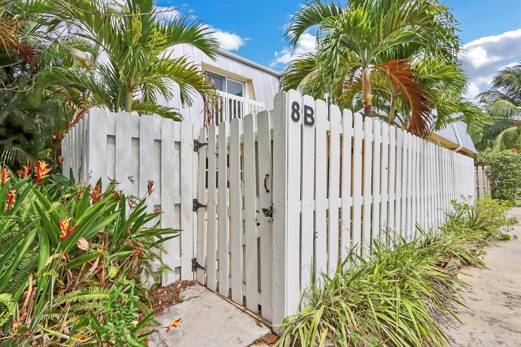 Photo of 141 E Riverside Drive Dr #8b, Jupiter, FL 33469 (MLS # R10821793)