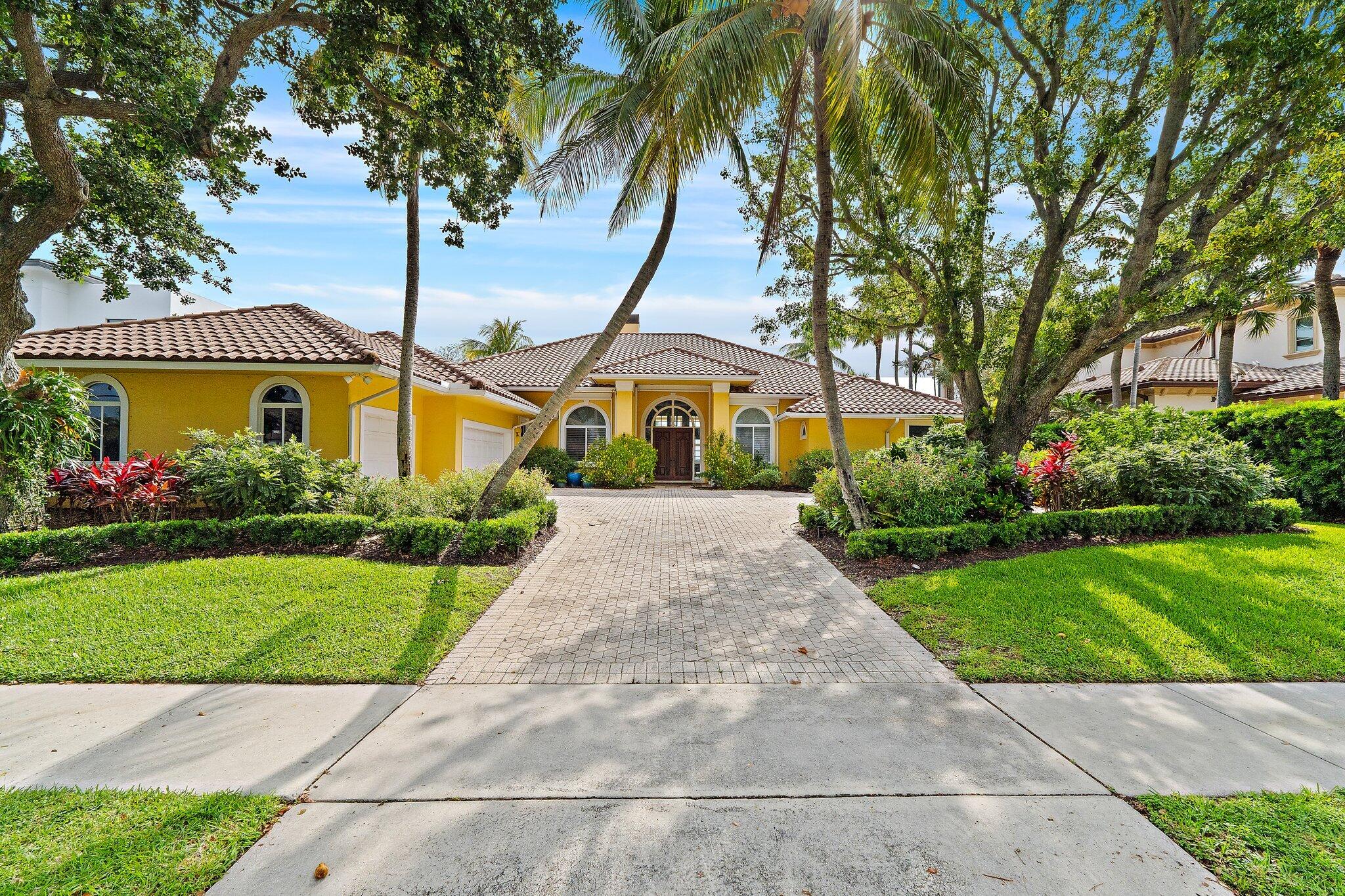 View photos, virtual tours, details... 806 Lakeside Drive