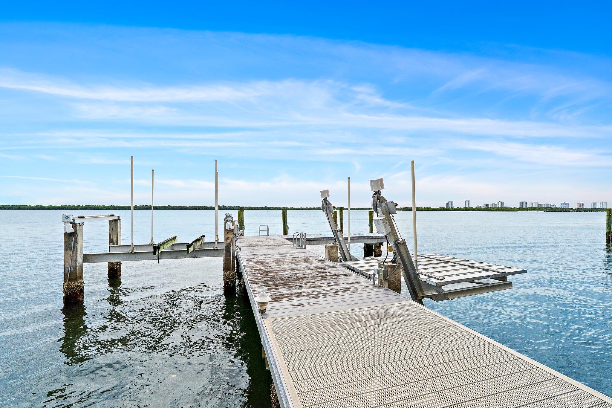 YACHT CLUB - Residential