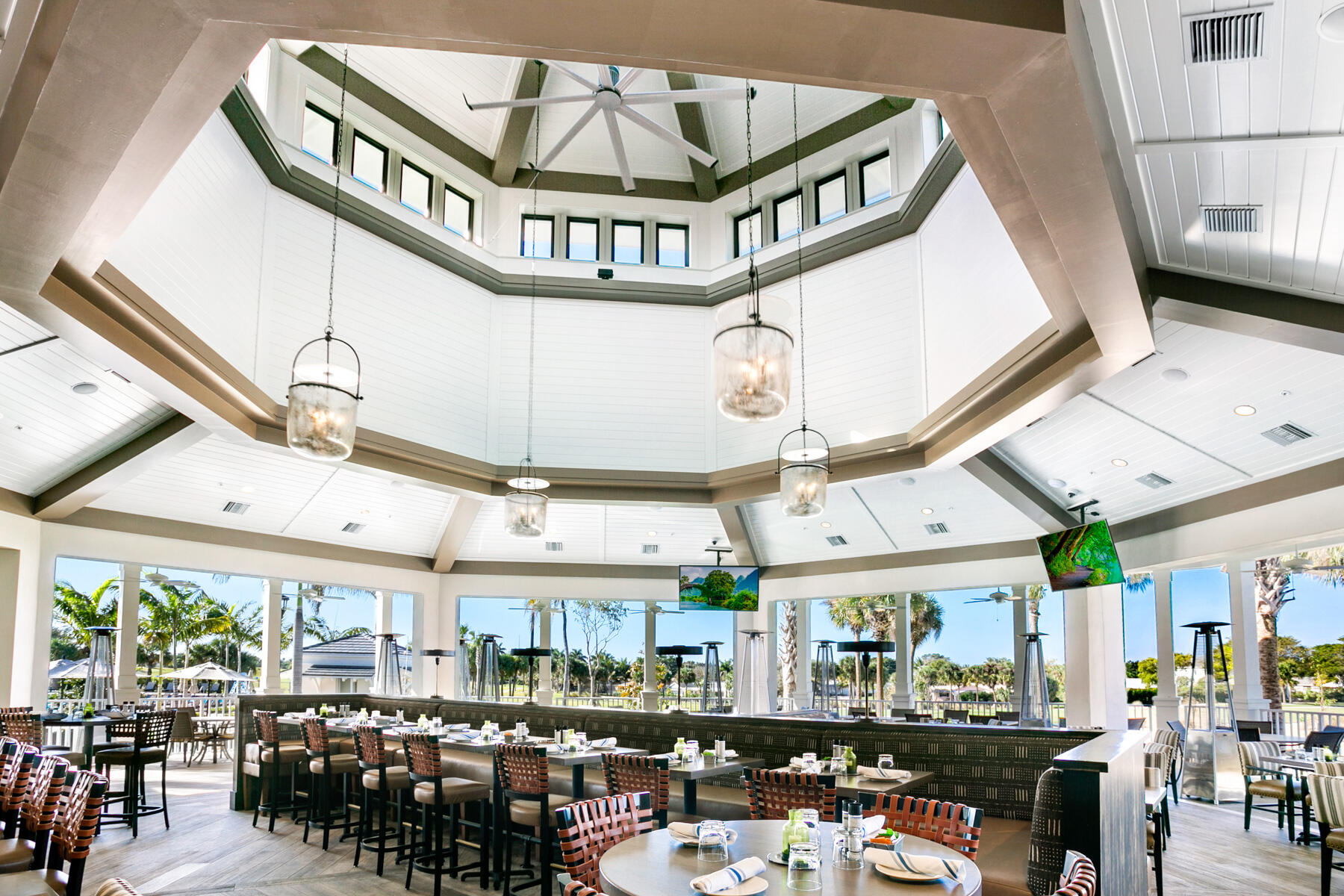 YACHT CLUB - Residential