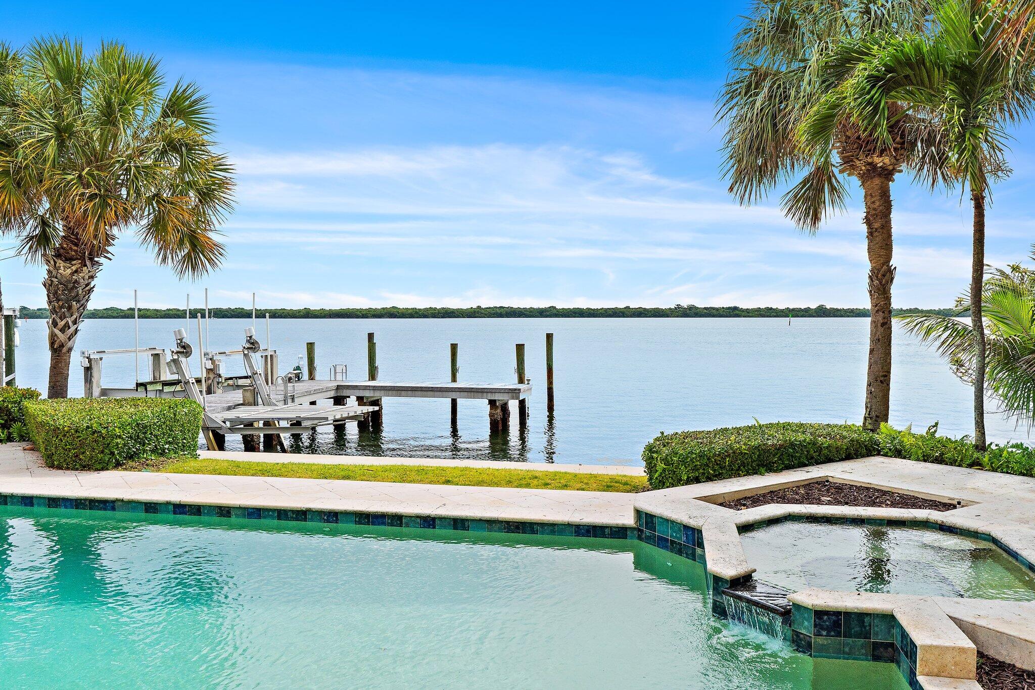 YACHT CLUB - Residential