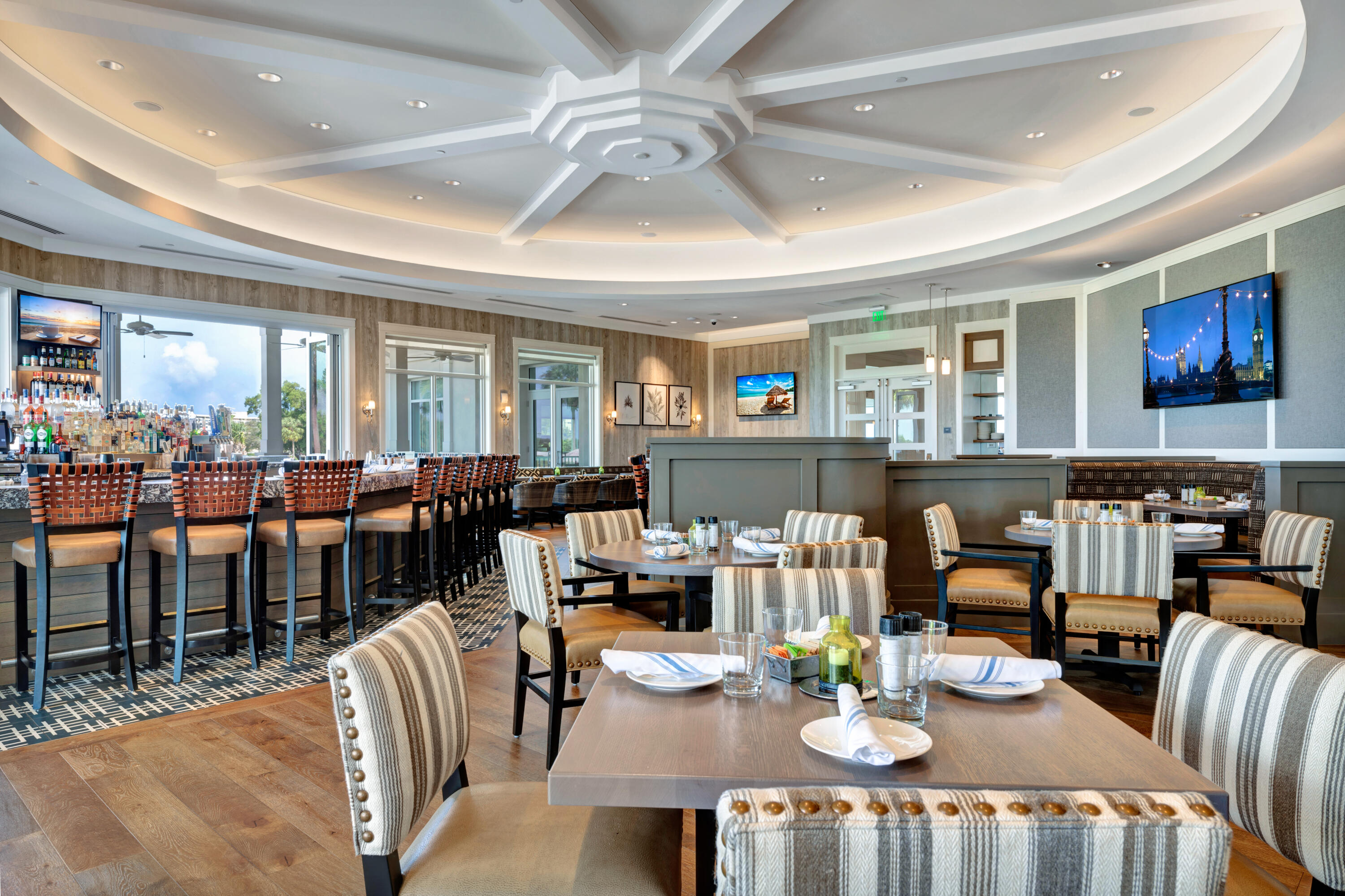 YACHT CLUB - Residential