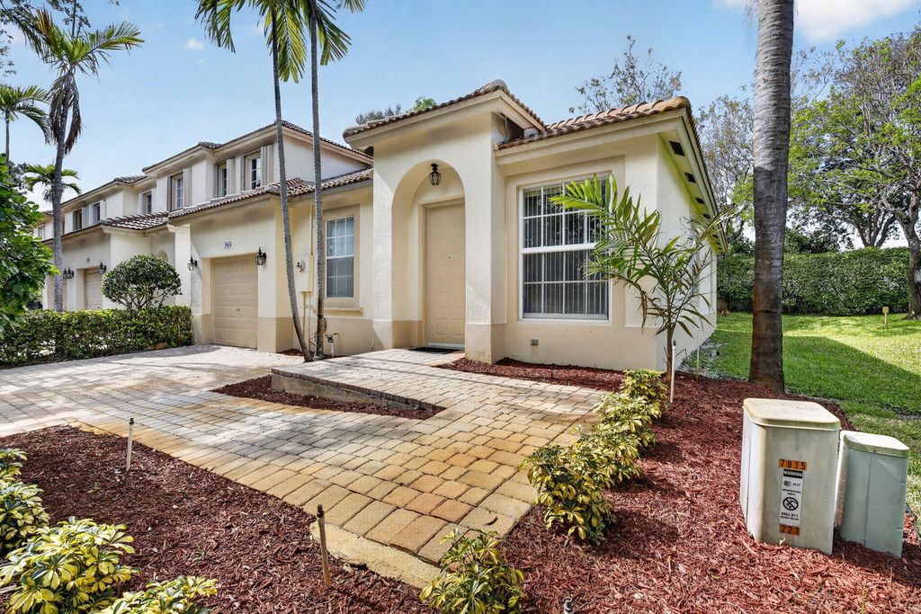 Photo of 7915 NW 20th Street, Pembroke Pines, FL 33024 (MLS # B26019355)