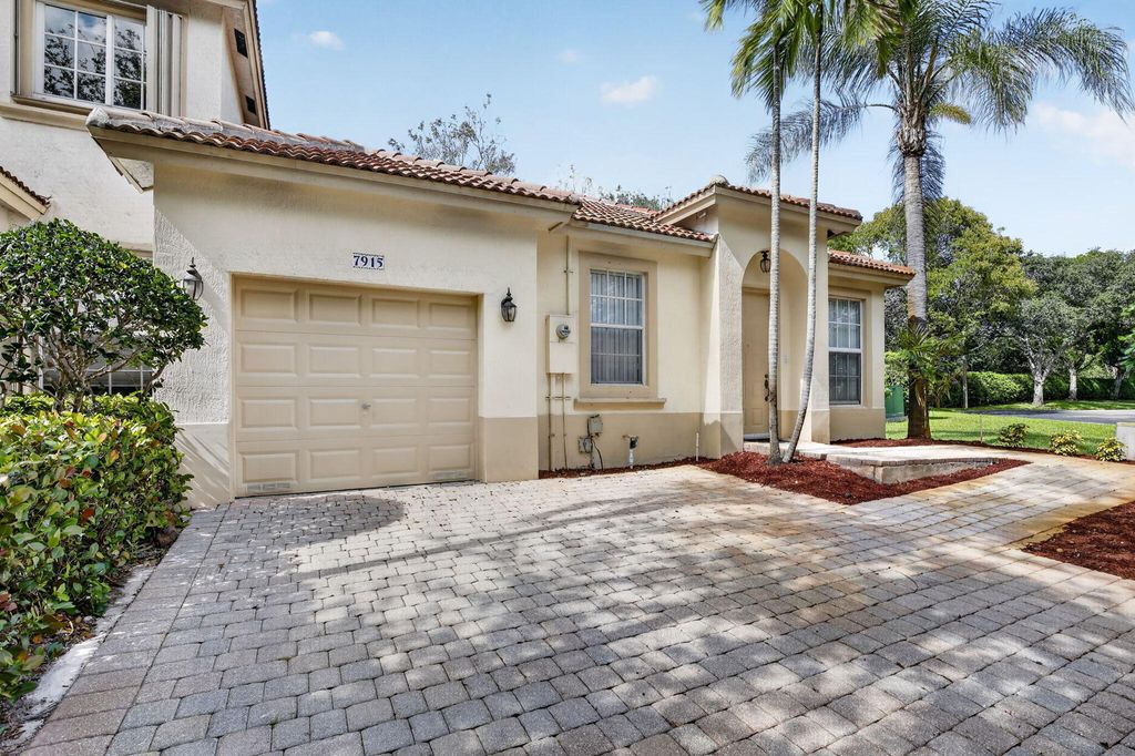 Photo of 7915 NW 20th Street, Pembroke Pines, FL 33024 (MLS # B26019355)