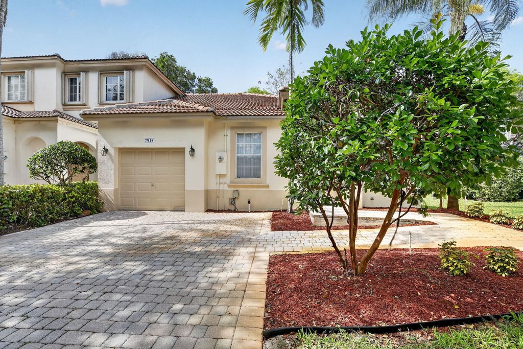 Photo of 7915 NW 20th Street, Pembroke Pines, FL 33024 (MLS # B26019355)