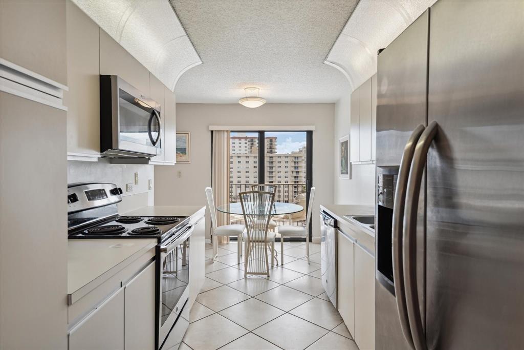 SUMMIT CONDO - Residential