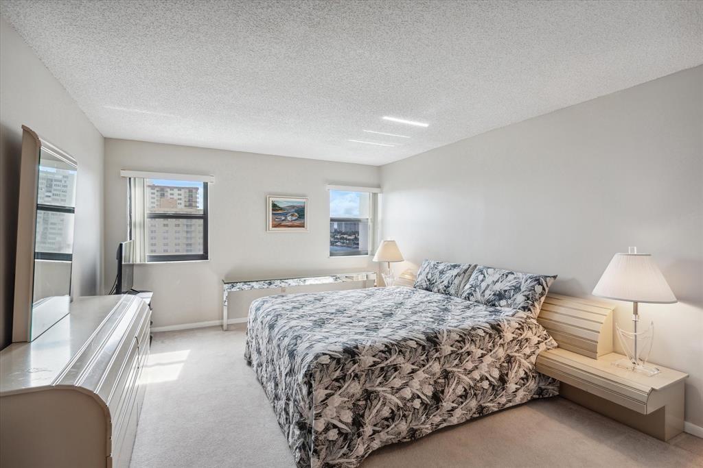 SUMMIT CONDO - Residential