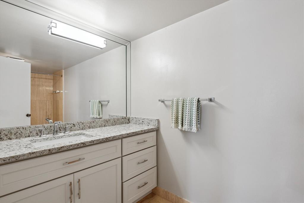 SUMMIT CONDO - Residential