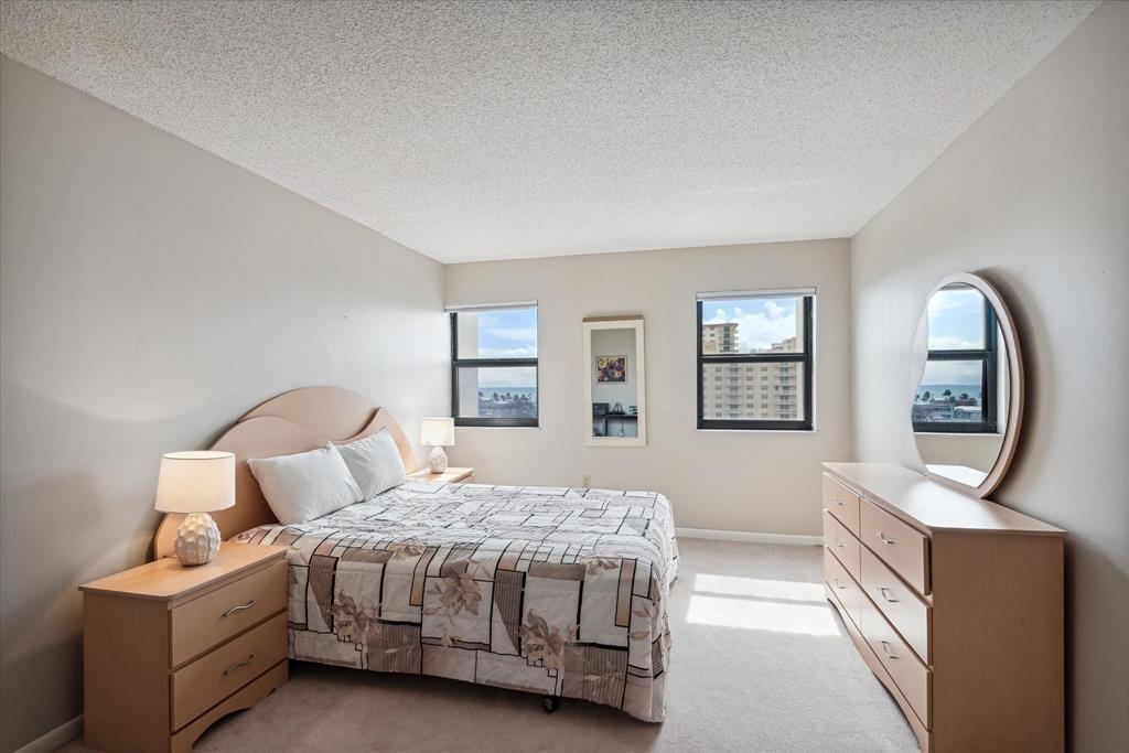 SUMMIT CONDO - Residential