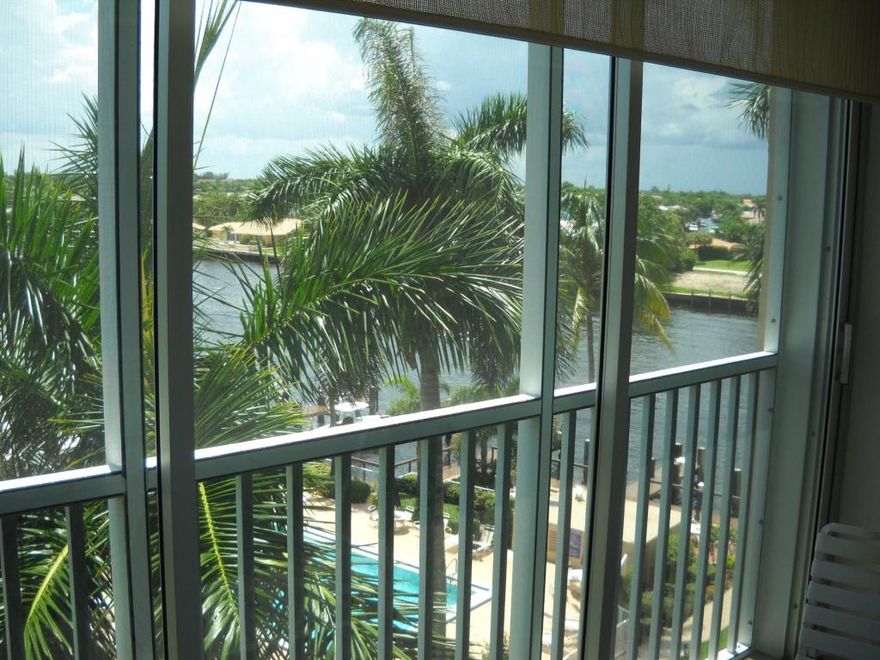 2/2 IN SEAGATE WITH LUSH VIEW...LARGE GLASSED AND SCREENED LANAI...VERY LIGHT AND BRIGHT...ALL IN  ACTIVE SEAGATE WITH 2 P00LS BEACH ACCESS, DOCKAGE,PUTTING GREEN AND MANY OTHER AMENITIES.   COVERED​​‌​​​​‌​‌​​​‌‌​​​‌‌‌​​‌​​‌‌​​​​ PARKING