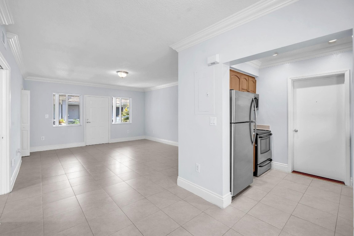 9930 Collins Avenue 14