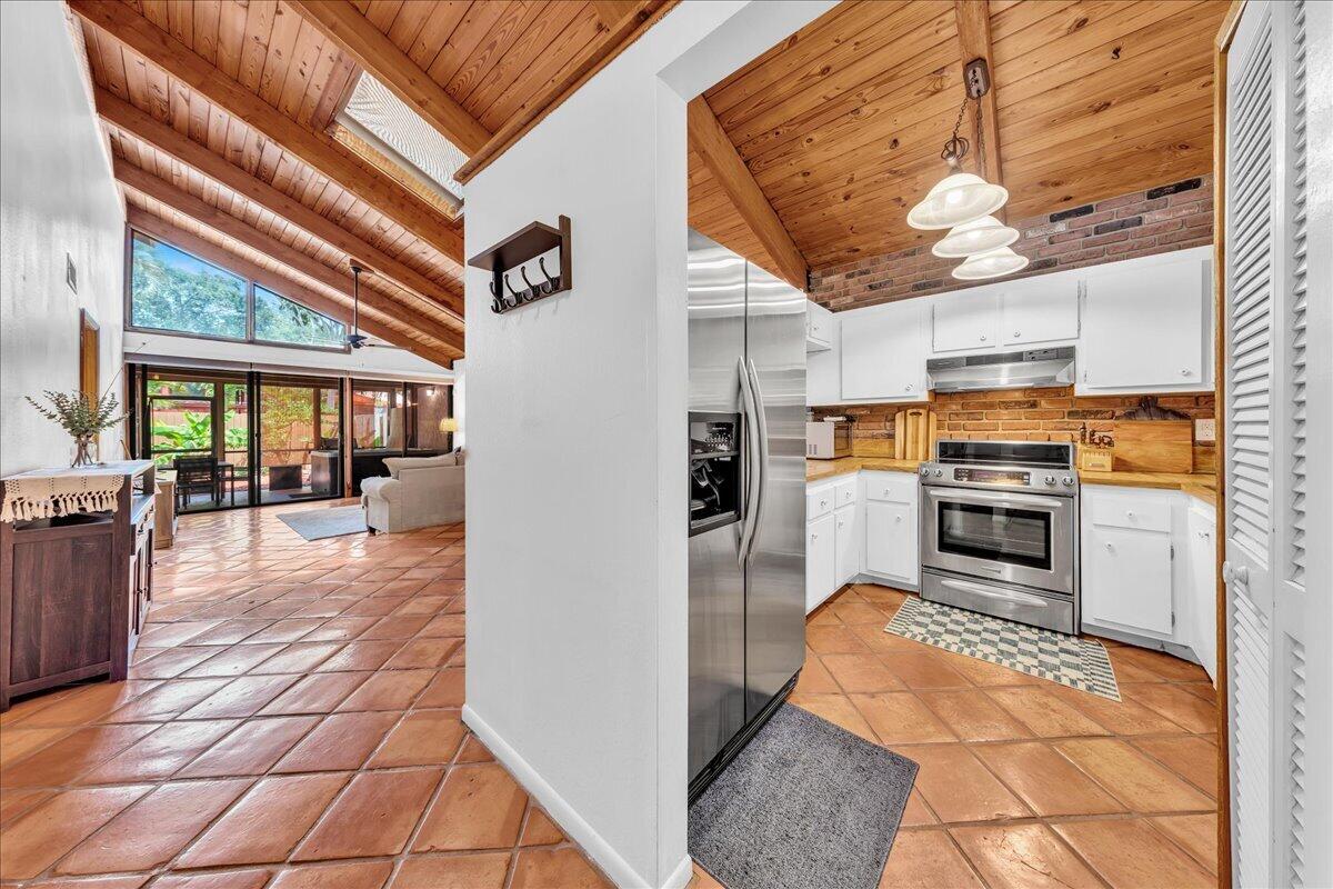 6120 NW 33rd Way
