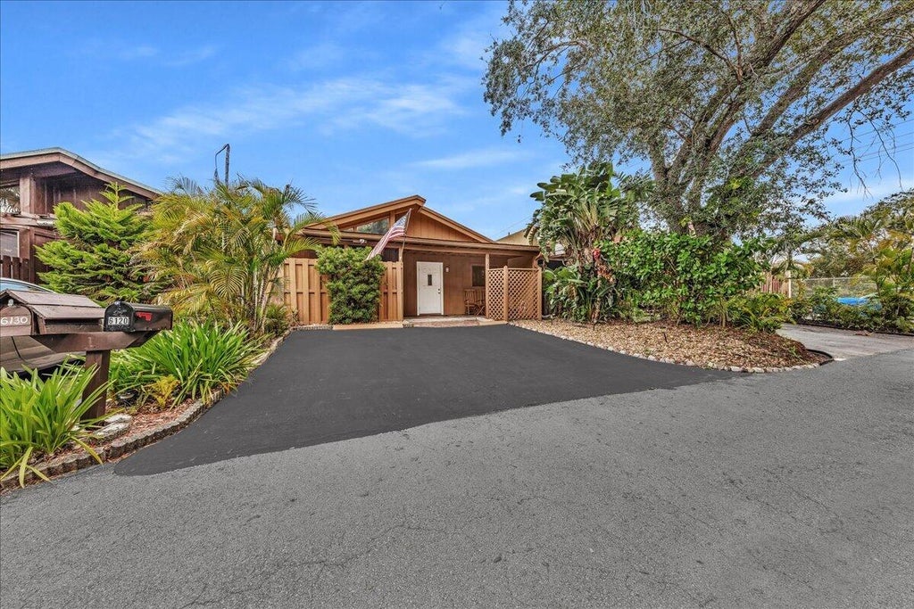 Photo of 6120 NW 33rd Way, Fort Lauderdale, FL 33309 (MLS # B26067597)