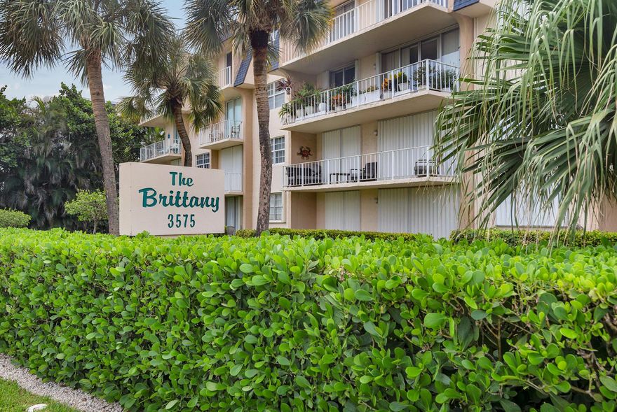 Very bright and well maintained apartment, windowed kitchen, split floor plan, main bedroom has en-suite bathroom and large walk-in closet.  Big screened balcony is overlooking pool area. Washer and dryer inside the apartment, accordion shutters, storage unit on the same floor. There is a gated private beach access.  Building located 20 min away from the airport, shopping in Palm Beach and dining in West Palm or Delray Beach. Walking distance to ''Four Seasons'' and ''Eau Palm Beach'' hotels.